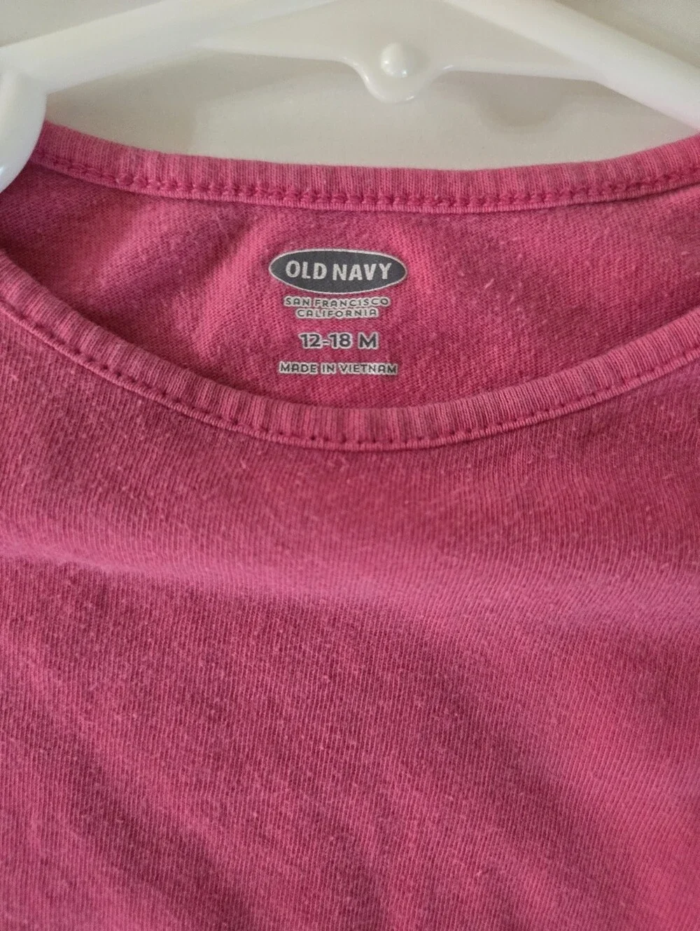 Old Navy Hot Pink Long Sleeve Girls' Tee